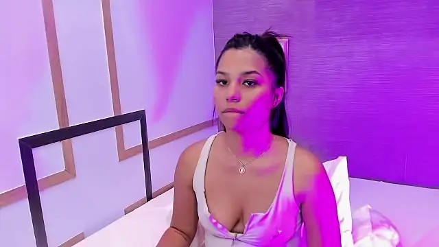 Snapshot of CharlotteGraay chatting on 03.23.25 CharlotteGraay online show from 03.23.25