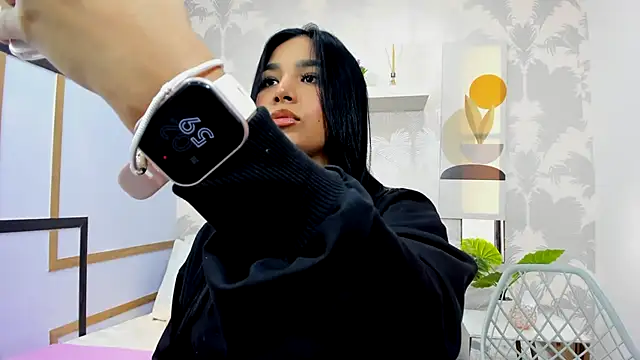 Snapshot of CharlotteGraay chatting on 09.20.25 CharlotteGraay online show from 09.20.25