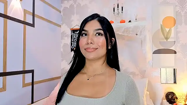 Snapshot of CharlotteGraay chatting on 10.30.25 CharlotteGraay online show from 10.30.25