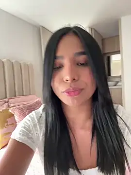 CharlotteGraay online show from 04.12.26