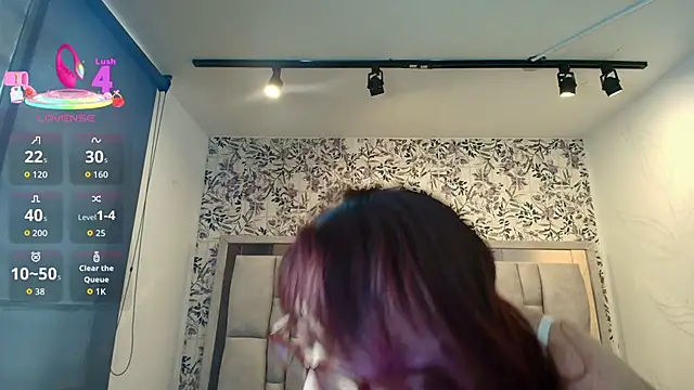 Victoria Adamns online show from 03.02.26