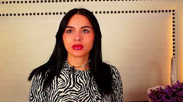 Snapshot of AliceSaylor chatting on 11.09.25 AliceSaylor online show from 11.09.25