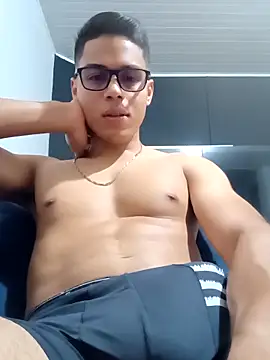 Snapshot of HornyTiger744 chatting on 02.26.26 HornyTiger744 online show from 02.26.26