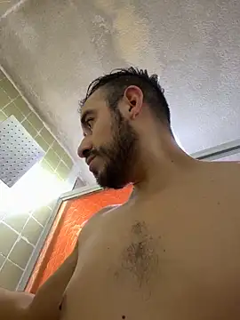 Snapshot of leonardohot1987 chatting on 12.03.25 leonardohot1987 online show from 12.03.25