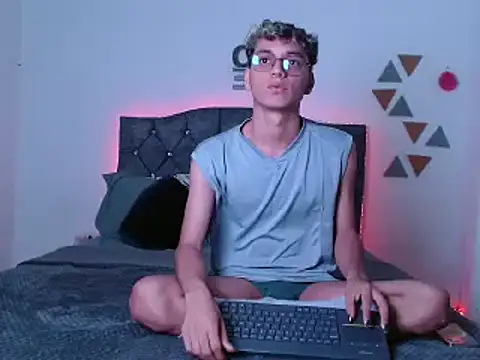 Snapshot of andrew_willyams chatting on 01.14.25 andrew willyams online show from 01.14.25