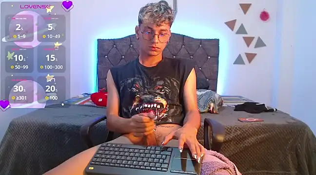 Snapshot of andrew_willyams chatting on 01.27.25 andrew willyams online show from 01.27.25