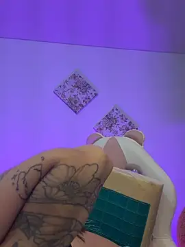 Snapshot of Anddyy__ chatting on 02.18.26 Anddyy online show from 02.18.26