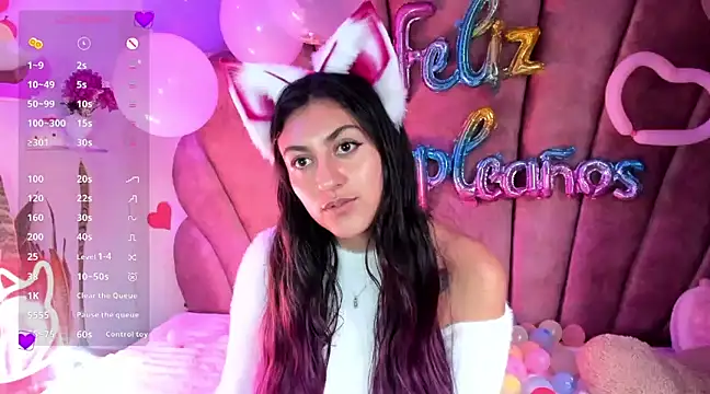 sweetfoxy 17 online show from 02.18.25