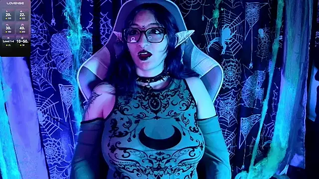 Kimlennox  online show from 10.25.25