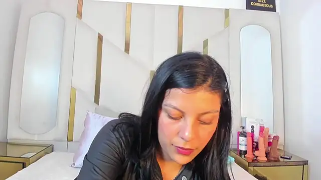 Salmaportman69 online show from 01.09.26