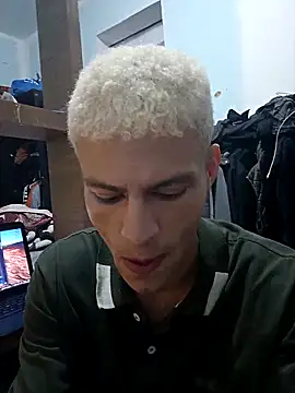 Snapshot of dany_hardy chatting on 10.04.25 dany hardy online show from 10.04.25