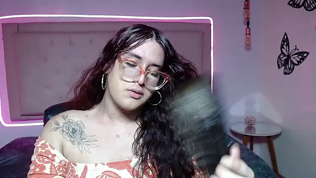 Snapshot of kathepickmanx chatting on 10.02.25 kathepickmanx online show from 10.02.25