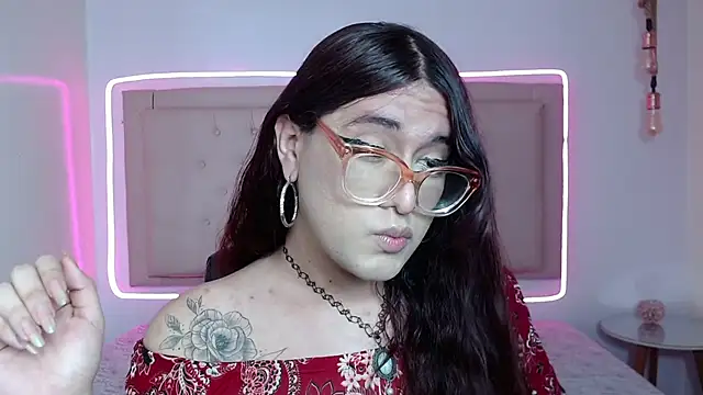 Snapshot of kathepickmanx chatting on 10.26.25 kathepickmanx online show from 10.26.25