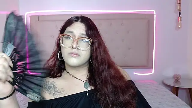 Snapshot of kathepickmanx chatting on 10.29.25 kathepickmanx online show from 10.29.25