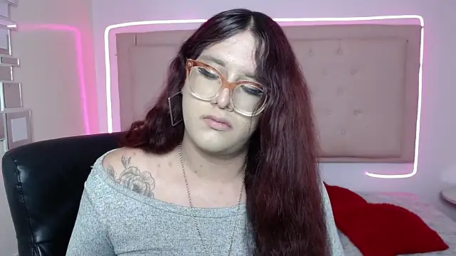 Snapshot of kathepickmanx chatting on 10.31.25 kathepickmanx online show from 10.31.25