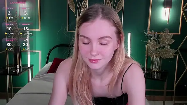 Molly Pink  online show from 01.28.25
