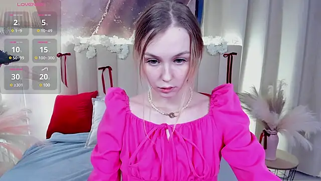 Molly Pink  online show from 03.21.25