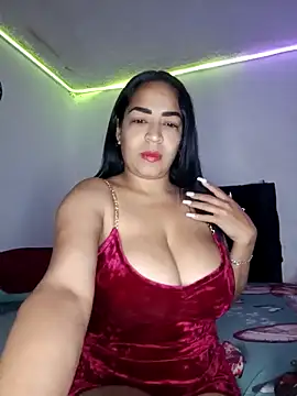 Snapshot of CarolinePolsen chatting on 10.15.25 CarolinePolsen online show from 10.15.25