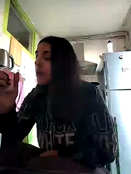 Rosanna Rennie online show from 02.04.25