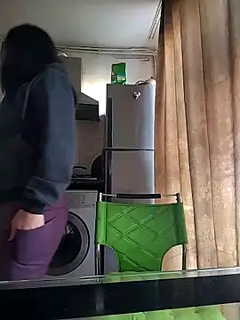 Rosanna Rennie online show from 03.11.25