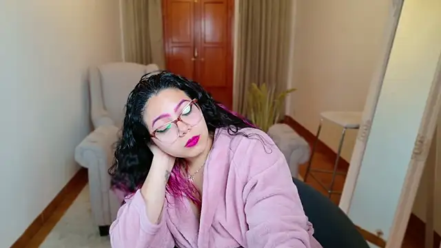 Snapshot of SelenaBlumX chatting on 01.28.25 SelenaBlumX online show from 01.28.25