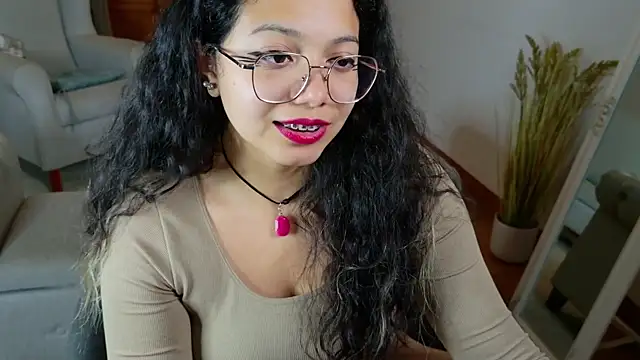 Snapshot of SelenaBlumX chatting on 10.10.25 SelenaBlumX online show from 10.10.25