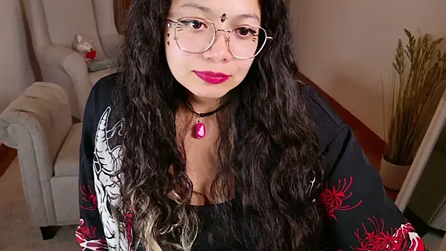 Snapshot of SelenaBlumX chatting on 11.05.25 SelenaBlumX online show from 11.05.25