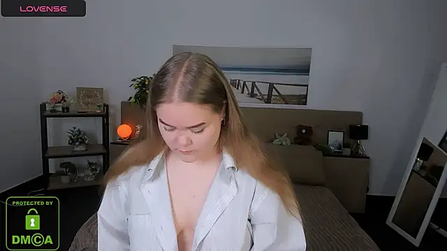 Snapshot of Erica__Alta chatting on 01.21.25 Erica Alta online show from 01.21.25