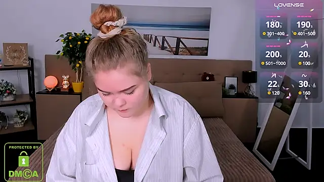 Snapshot of Erica__Alta chatting on 02.15.25 Erica Alta online show from 02.15.25