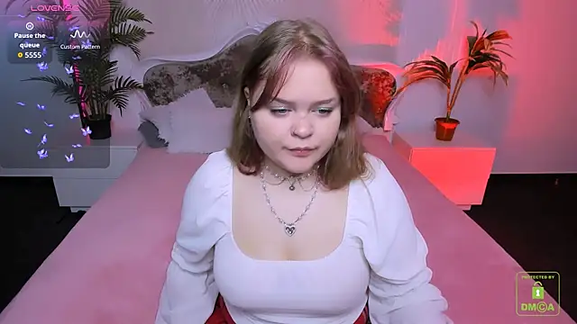 Snapshot of Erica__Alta chatting on 09.27.25 Erica Alta online show from 09.27.25