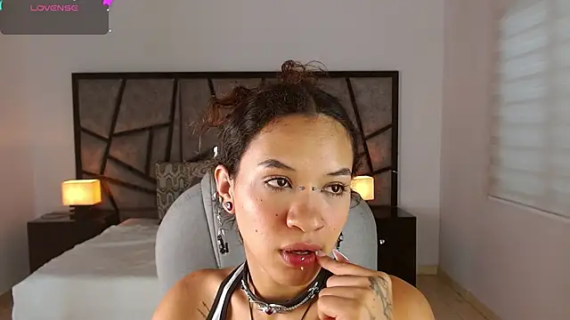 Snapshot of ilitzy_cardona chatting on 09.27.25 ilitzy cardona online show from 09.27.25