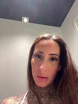 Black sweet Rose online show from 01.30.25