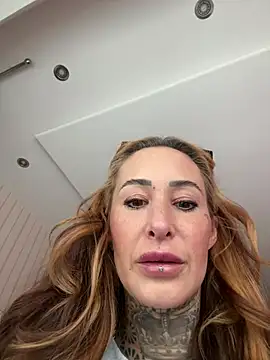 Black sweet Rose online show from 01.10.26