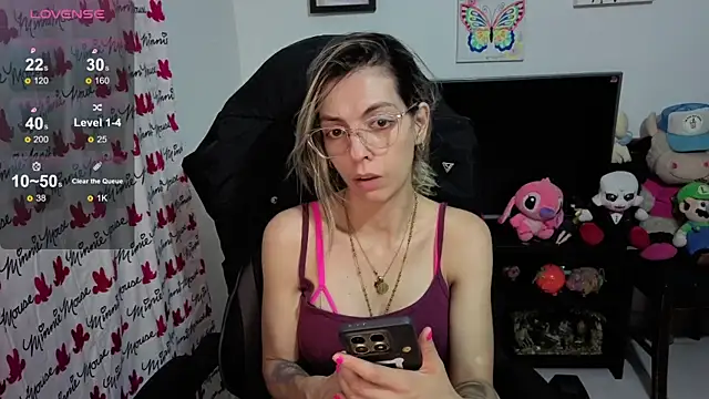 Snapshot of Princezzlove3 chatting on 09.30.25 Princezzlove3 online show from 09.30.25