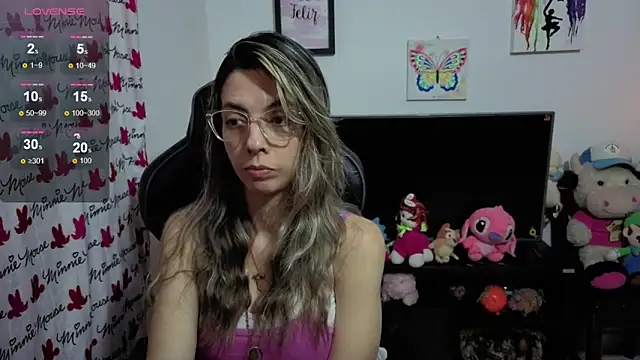 Snapshot of Princezzlove3 chatting on 10.02.25 Princezzlove3 online show from 10.02.25