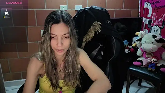 Snapshot of Princezzlove3 chatting on 10.06.25 Princezzlove3 online show from 10.06.25