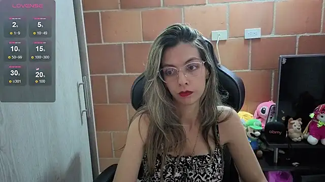 Snapshot of Princezzlove3 chatting on 10.19.25 Princezzlove3 online show from 10.19.25