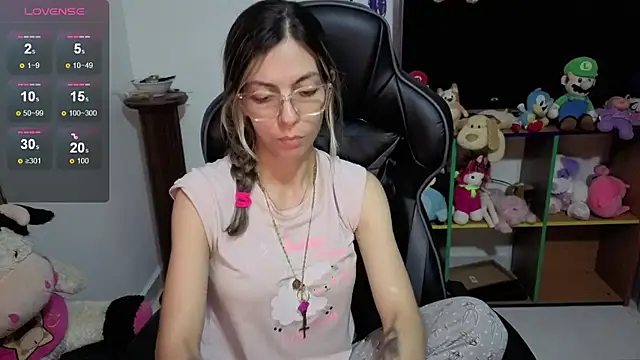 Snapshot of Princezzlove3 chatting on 10.23.25 Princezzlove3 online show from 10.23.25