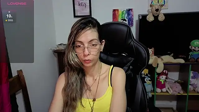 Snapshot of Princezzlove3 chatting on 10.25.25 Princezzlove3 online show from 10.25.25