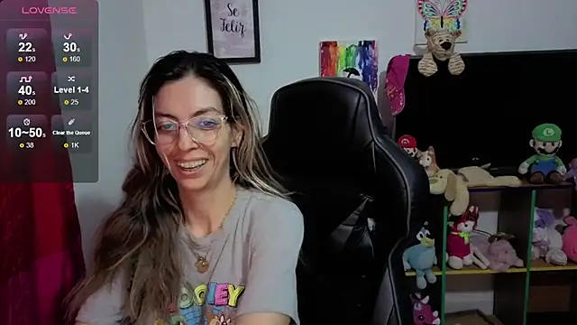 Snapshot of Princezzlove3 chatting on 10.30.25 Princezzlove3 online show from 10.30.25