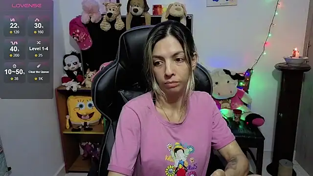 Snapshot of Princezzlove3 chatting on 11.11.25 Princezzlove3 online show from 11.11.25