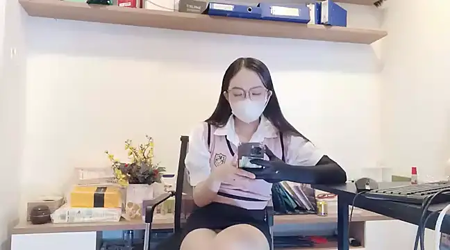 Lush-Office online show from 02.15.25