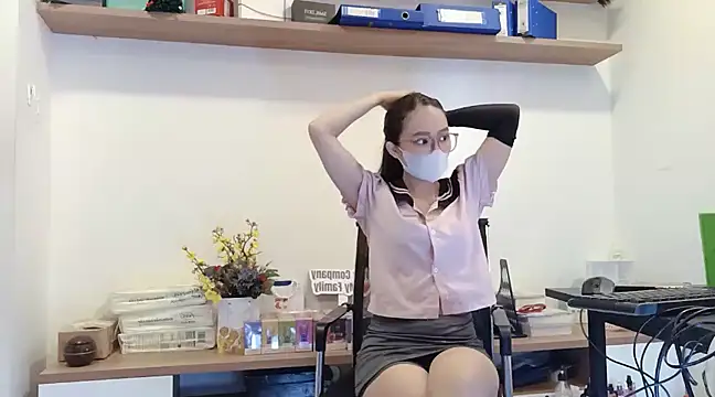 Lush-Office online show from 02.19.25