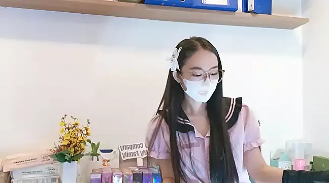 Lush-Office online show from 03.11.25