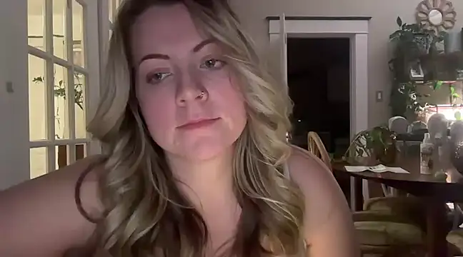 Snapshot of girlnextdoorjoelle chatting on 01.12.25 girlnextdoorjoelle online show from 01.12.25