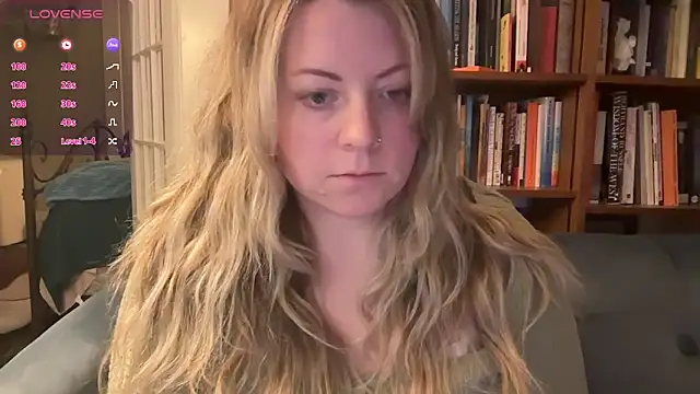 Snapshot of girlnextdoorjoelle chatting on 01.27.25 girlnextdoorjoelle online show from 01.27.25