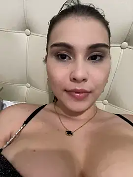 Snapshot of Aitana_Hilton_ chatting on 03.18.25 Aitana Hilton online show from 03.18.25