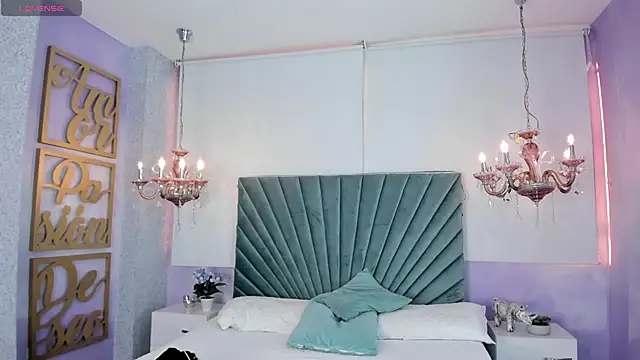 Snapshot of Aitana_Hilton_ chatting on 09.14.25 Aitana Hilton online show from 09.14.25