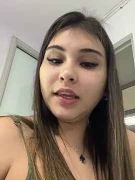 Snapshot of Aitana_Hilton_ chatting on 10.04.25 Aitana Hilton online show from 10.04.25