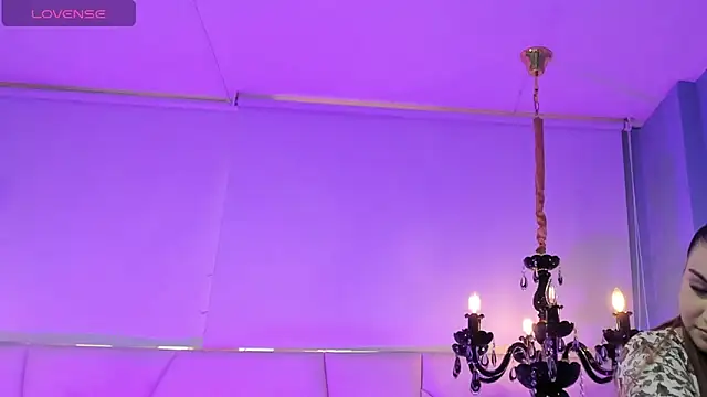 Snapshot of Aitana_Hilton_ chatting on 10.08.25 Aitana Hilton online show from 10.08.25